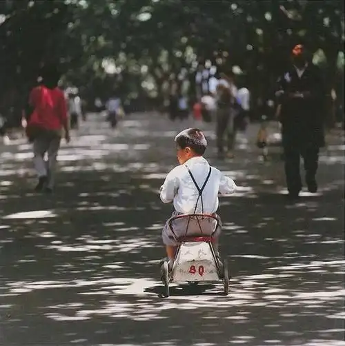 80年代童年生活回忆录一位日本摄影师的镜头下记录了最真实的中国