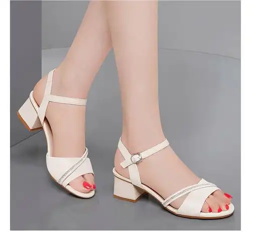 真皮凉鞋女2021夏季新款女鞋子鱼嘴粗跟高跟鞋一字扣带女式皮凉鞋中跟