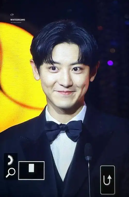 眼睛宝宝9799chanyeol个人频道朴灿烈_loeypark90快闪代go朴