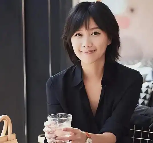 徐静蕾的感情史,为何被许多网友赞美?