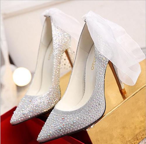 配礼服的高跟鞋春秋季2017新款女百搭水晶婚纱鞋银色镶水钻新娘鞋
