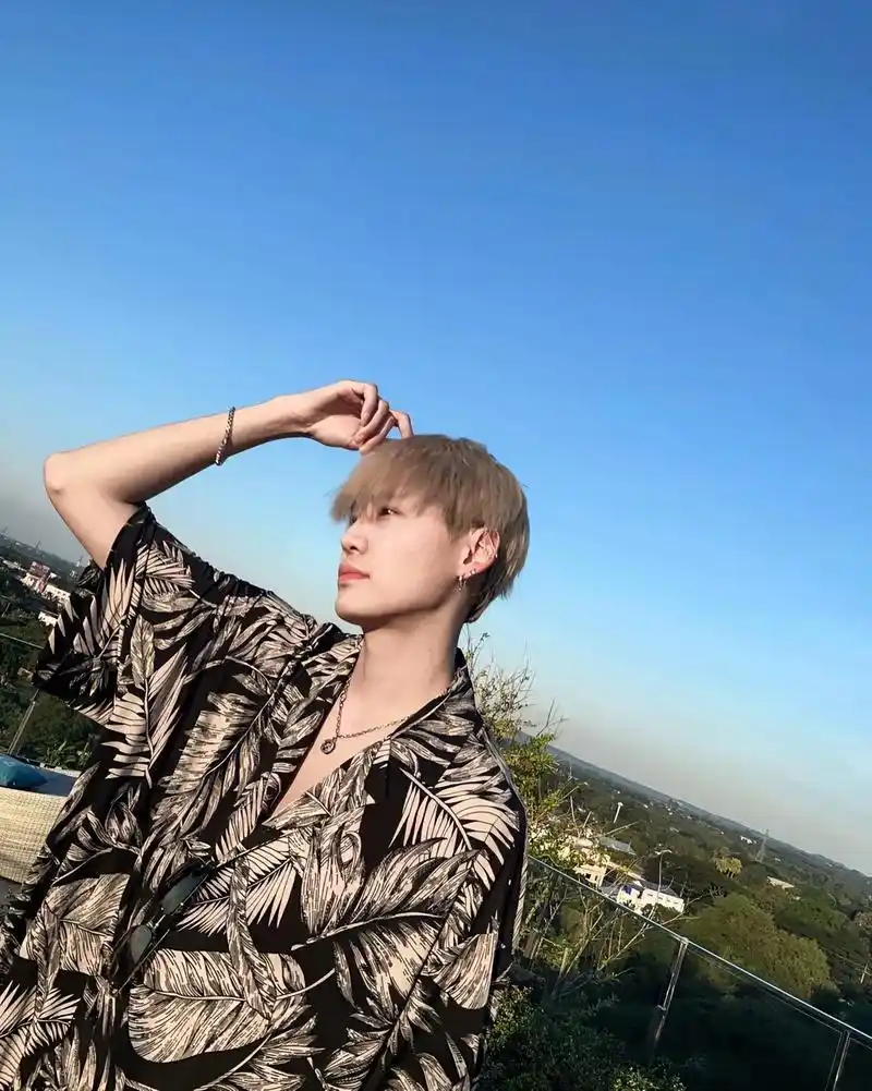 新壁纸来咯#他泰  #泰剧 #文总包包 #boun文总 #麻 - 抖音