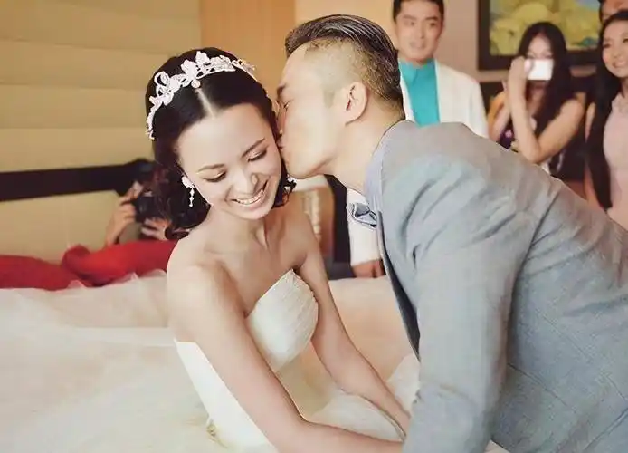 嫁42岁患病前辈不离不弃,结婚多年恩爱如初_王萌萌_程雷_因为