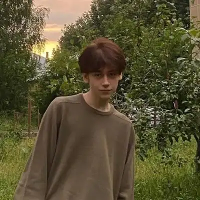 禾白ins风欧美男生头像