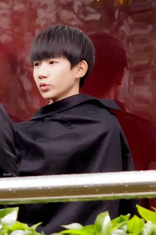 王源 小表情淘气又可爱