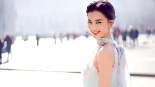 黄圣依图片-美女壁纸-高清美女图片-第5图-娟娟壁纸