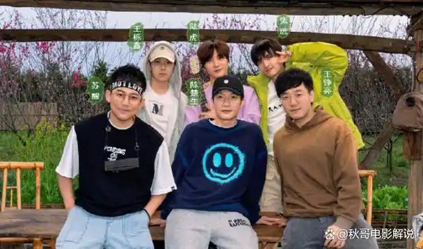 如今回首,那年的快乐男声仿佛是一场青春的盛宴,那些年轻的面孔和