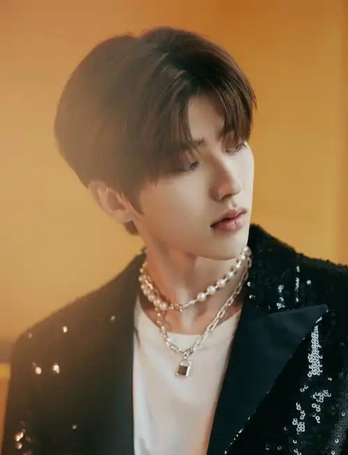 青春有你蔡徐坤同款项链ins冷淡风珍珠锁骨链锁头吊坠时髦欧美潮