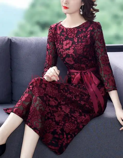 严选洋气连衣裙减龄时尚妈妈春装大码显瘦红色蕾丝高贵优雅气质裙子夏