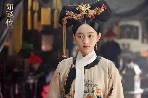 来看女明星清宫装造型