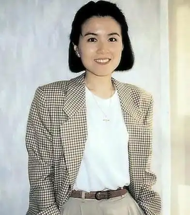 周润发:为陈玉莲自杀,与陈荟莲相守37年,前妻与孩子成终身遗憾