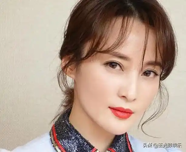 中国内地女演员,毕业于北京电影学院94级表演系