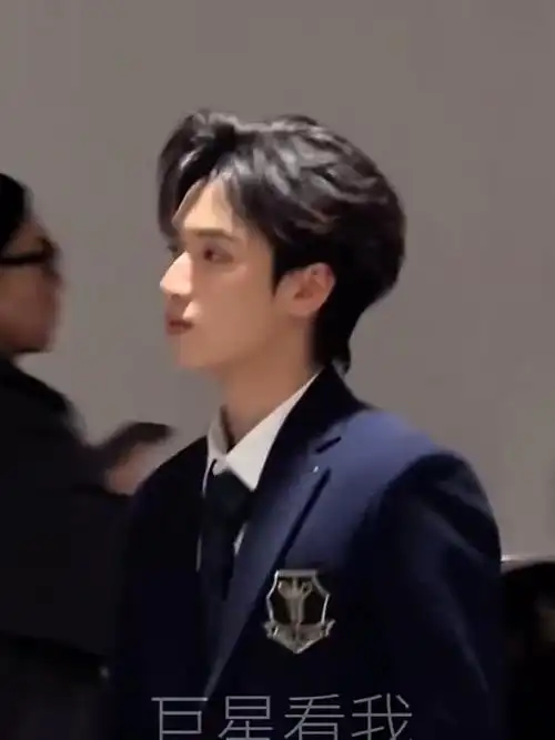 人生套装之校服西#严浩翔