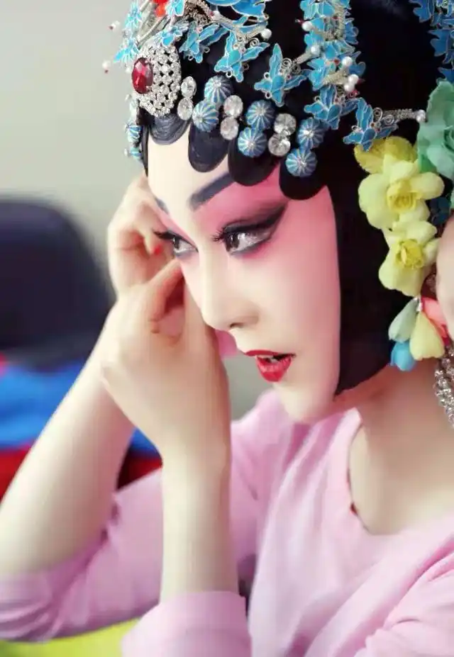 京剧青衣演员张茜,天赋极佳,清亮甜美