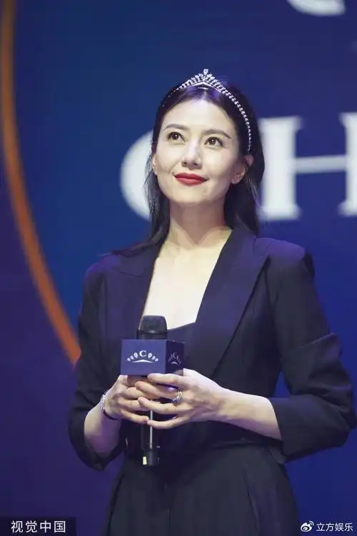 高圆圆西装造型温婉大气 萧敬腾米卡帅气十足|萧敬腾|高圆圆|温婉