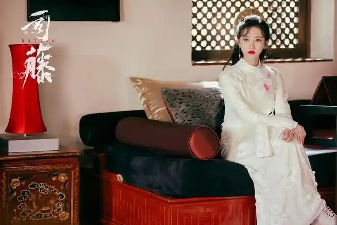 她才是"司藤"的第一人选,因档期不合适错过,最终成就了景甜