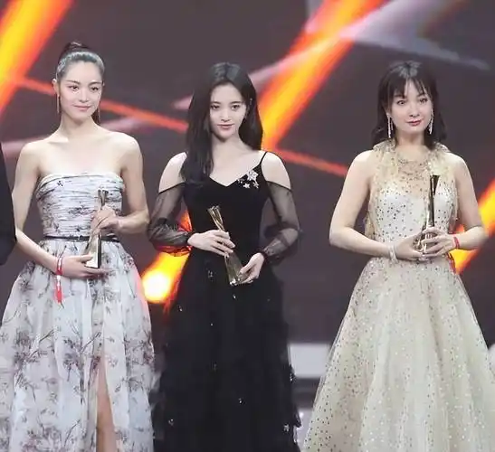 鞠婧祎又矮又瘦到底算不算大美女?