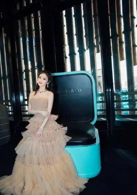 景甜的芭蕾舞造型太美了,柔若无骨体轻如燕,仿佛看到美女赵飞燕_气质