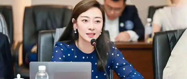 嘉宾商学创办人吴婷磕一磕经济和教育这对cp