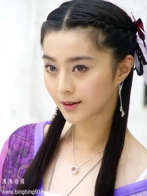 《小鱼儿与花无缺》饰:铁心兰