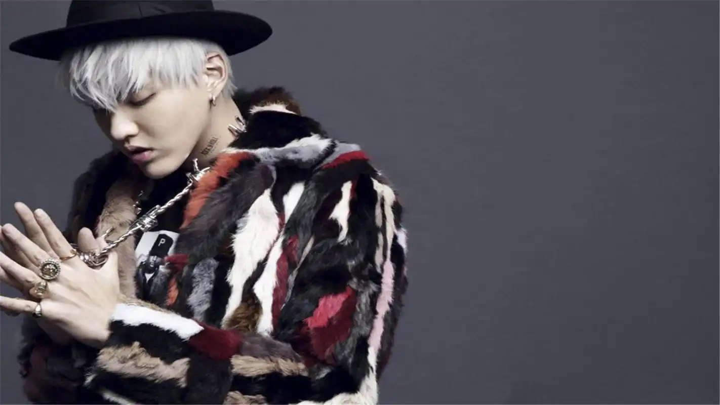 人气偶像男神吴亦凡帅气时尚高清桌面壁纸下载