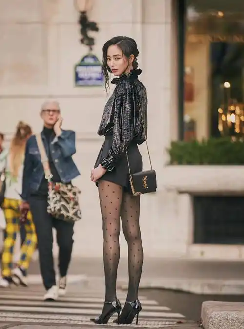 张钧甯黑丝美腿性感写真_黑色_网友_演技