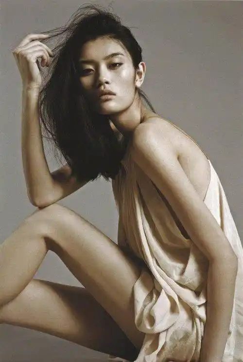 导语:众所周知,奚梦瑶是享誉世界的名模.