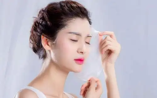 皮肤如何补水保湿?这4招教你做水润美人