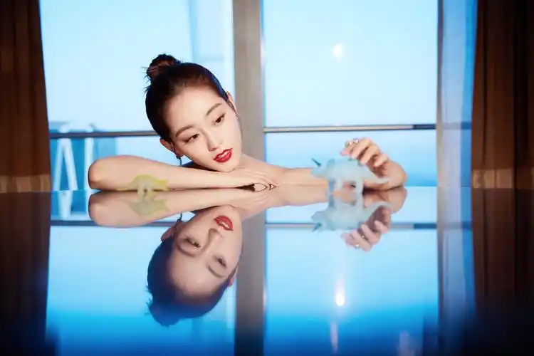 祝绪丹玩偶自拍壁纸