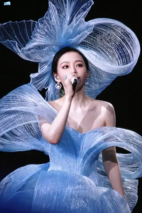 #张靓颖光2023巡回演唱会#