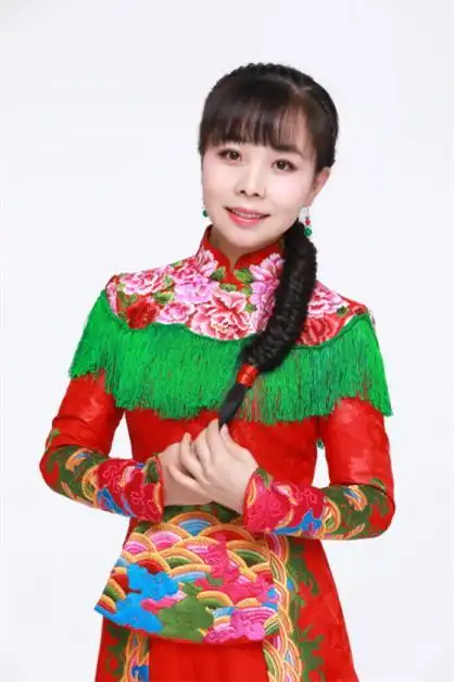 王二妮现任经纪人是哪位?13167166615