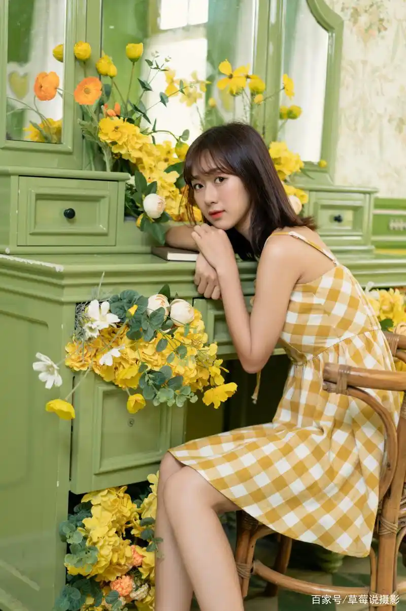 学会这10个室内拍照姿势,简约不做作,秒杀你的朋友圈