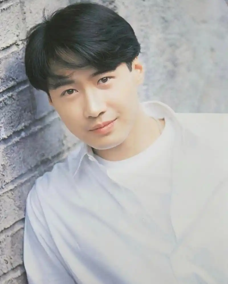 上世纪九十年代,最具有代表性的两款发型. 时间真快呀!