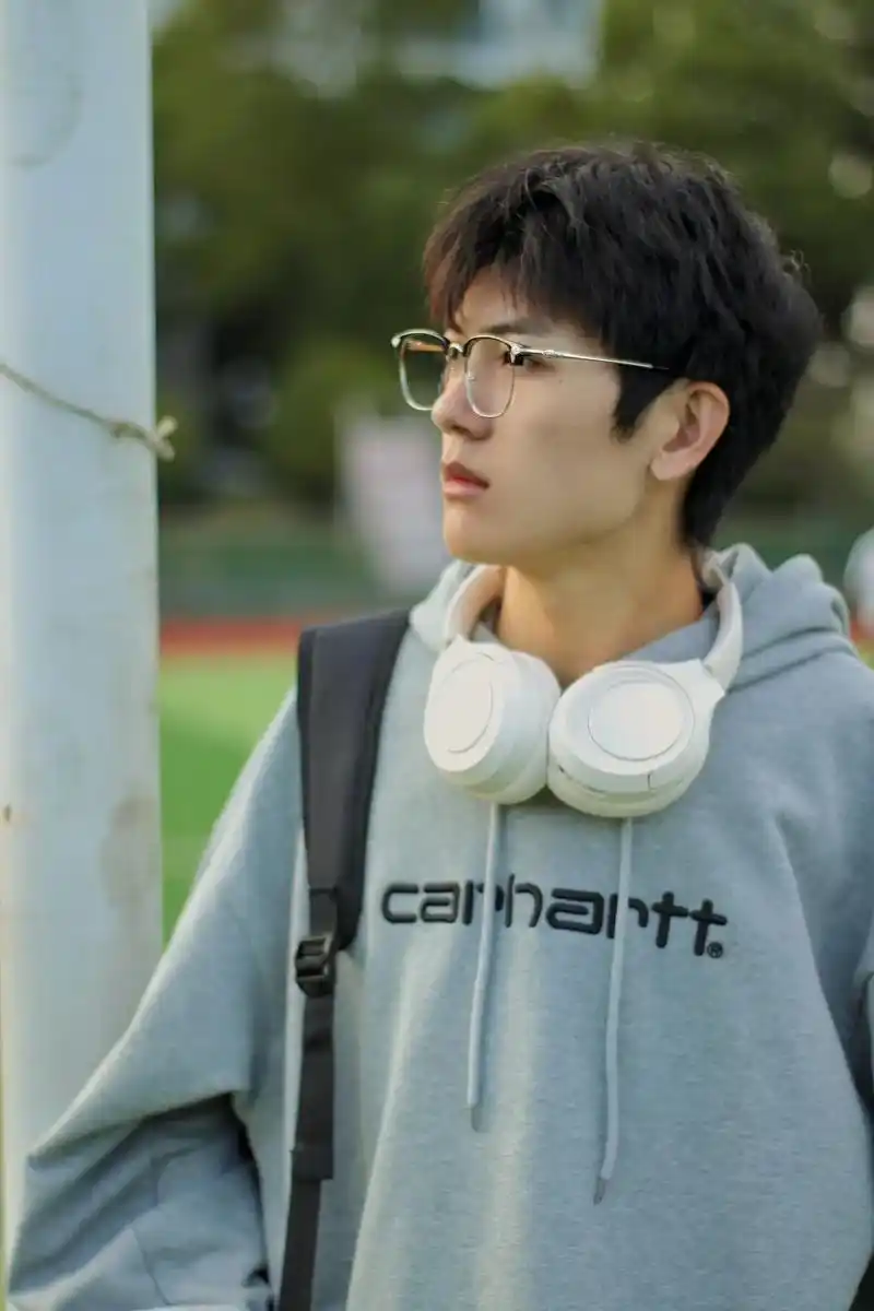 "你是我青春的男主角"#摄影 #少年感 #男生写真 #校园  - 抖音