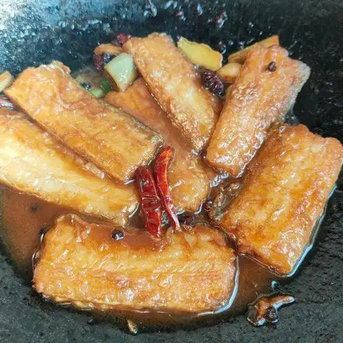 红烧带鱼,鲜香入味,全家老少都爱吃 - 坏妈妈育儿网