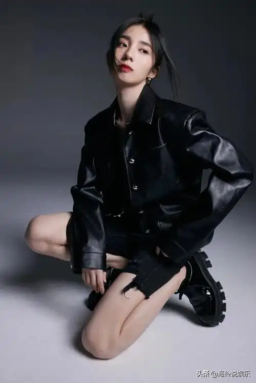 万鹏也因此收获了第七届中国网络视听大会的年度优秀女演员的奖项