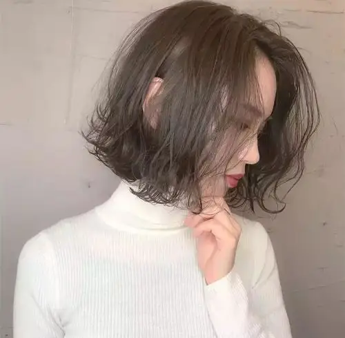 优雅日系齐肩卷发