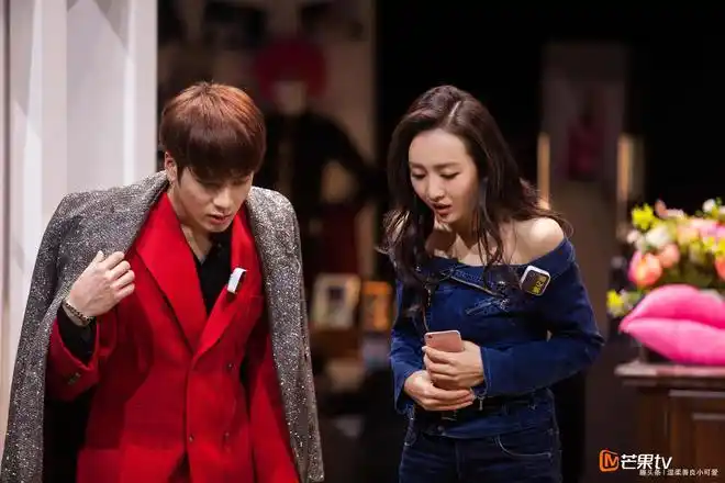 撒贝宁嘲笑王鸥衣服不会掉下来王鸥霸气回怼我胸部卡的住