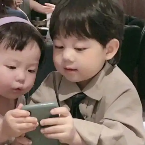 最火可爱萌娃情侣