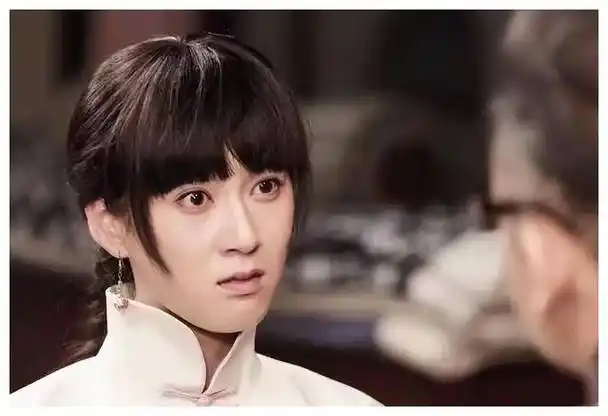 演完《如懿传》演《与凤行》,打酱油的她,看着眼熟却叫不出名字_赵柯