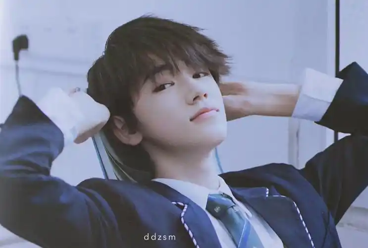 有没有宋亚轩的壁纸