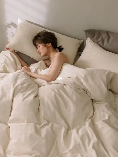 据说模特小姐姐在拍摄时真的有不小心睡着