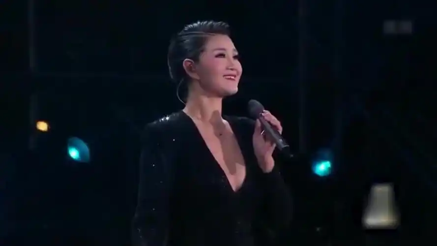 降央卓玛那一天撕心裂肺的歌声震撼人心