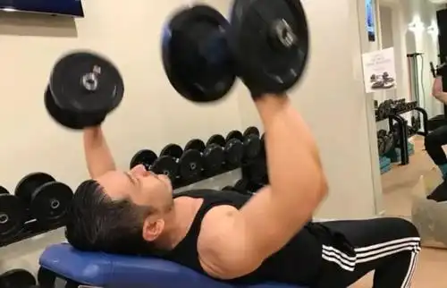 通过健身,黄晓明摆脱小鲜肉标签,进入硬汉行列