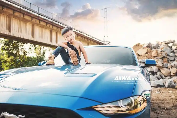 沈阳儿童摄影开车的男人帅修车更有样