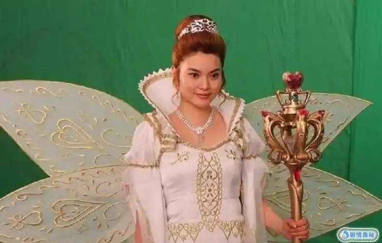 《巴啦啦小魔仙》的魔仙女王瘦下来长这样,网友:这腿是真的吗?