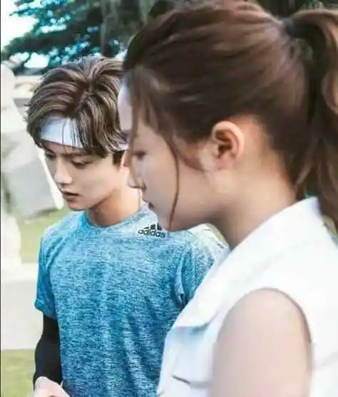 为何鹿晗关晓彤能挺过七年之痒原来并非女方高攀