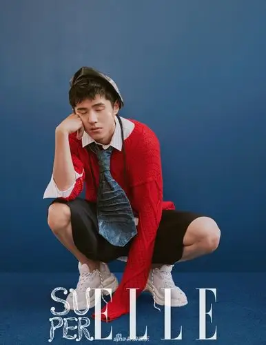 刘昊然登杂志创刊号封面 混搭演绎燃酷青春