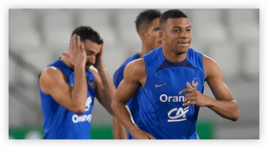 开云:法国体育足球队备战欧洲杯 高卢雄鸡豪夺冠军