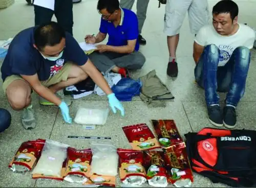 怀孕8个月贩毒30斤 每次被抓都在怀孕或哺乳期